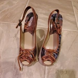 Women's shoes